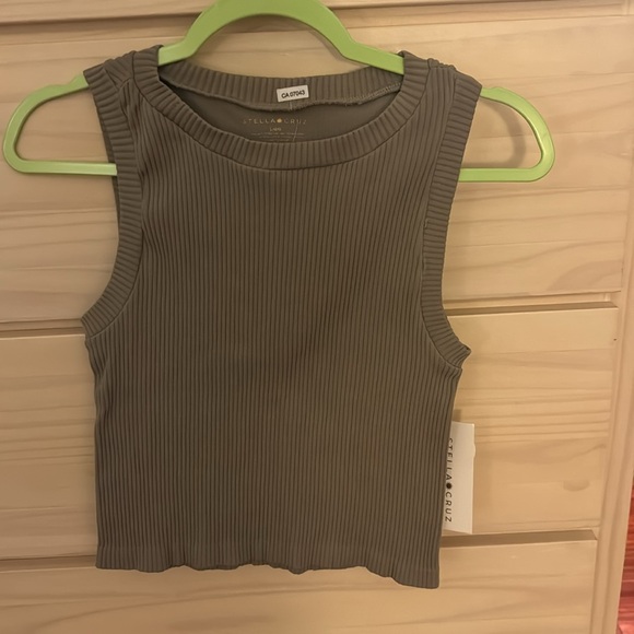 Lady’s crop top - Picture 7 of 8